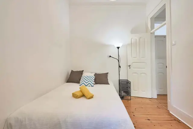 Apartamento em R. Pascoal de Melo 58, 3º esq - PM-1E 1