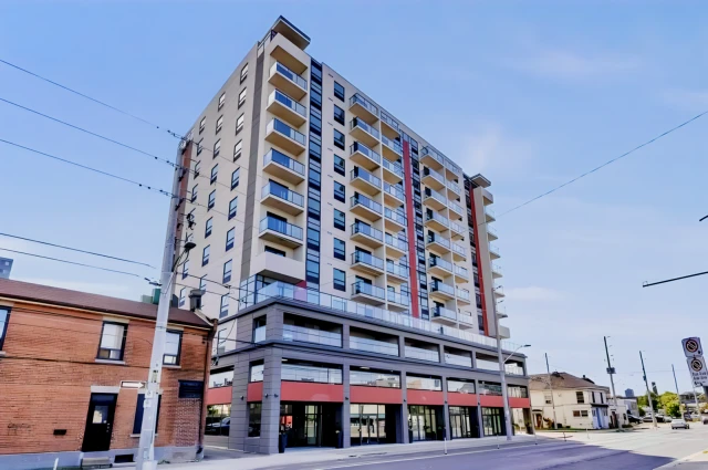 220 Cannon St E 2