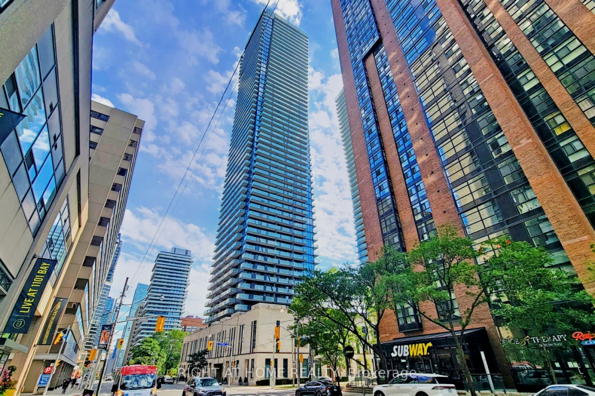 3002 - 1080 Bay St 0