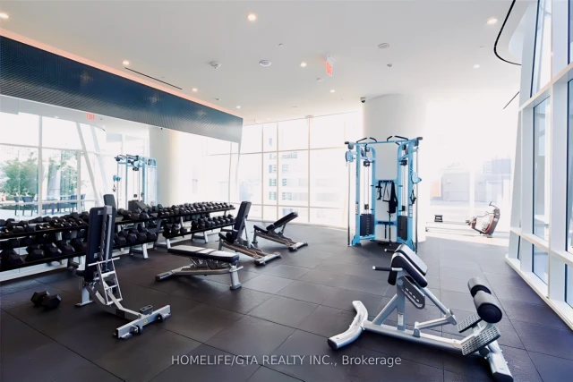 1 Bloor St E 6502 4