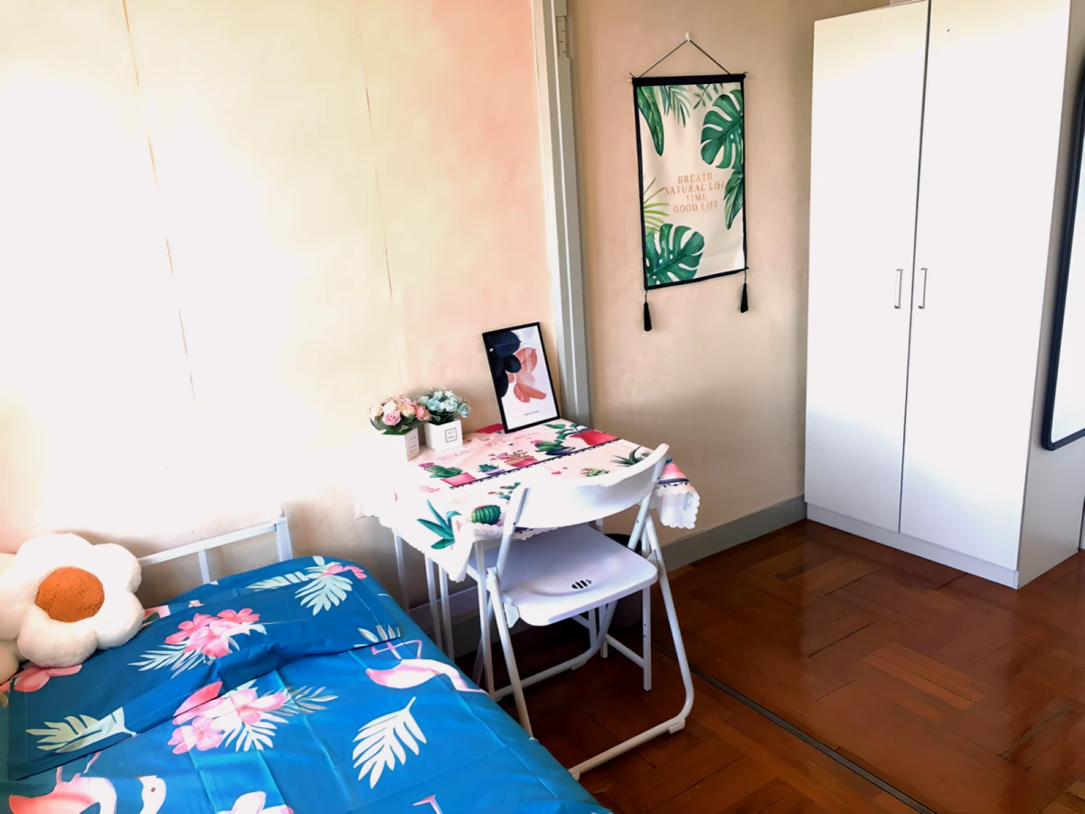 Room 2406, Siu Hong Siu Sun Court, Tuen Mun (female) 0