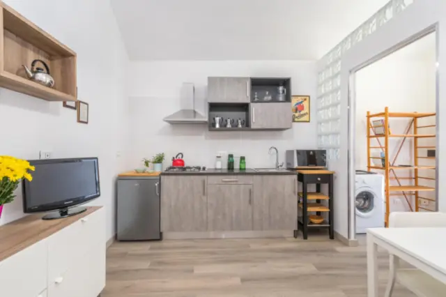 apartment near Piazza della Repubblica 2