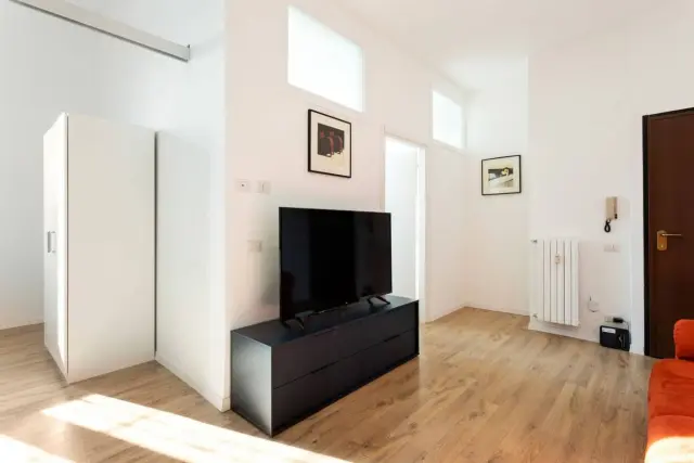 Spacious flat close to Fondazione Prada & Metro 3