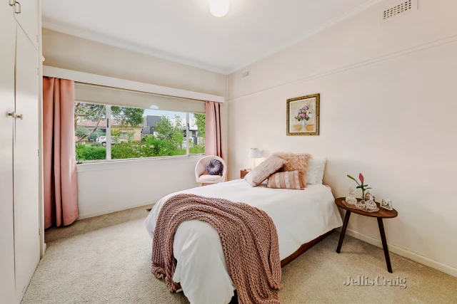 9 Swan Road, Murrumbeena 3