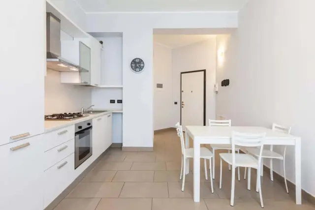 Spacious and new apt in Citta Studi 4
