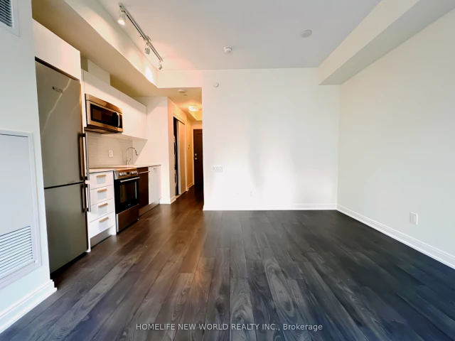 808 - 42 Charles St E 4