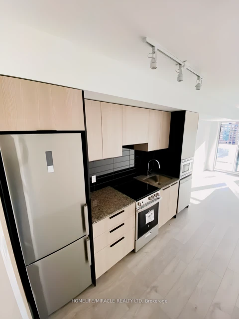 1206 - 18 Maitland Terr 2