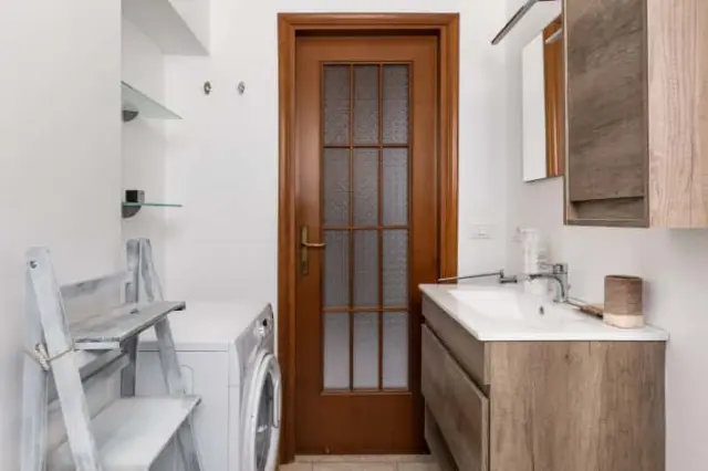 Classic style apartment 4