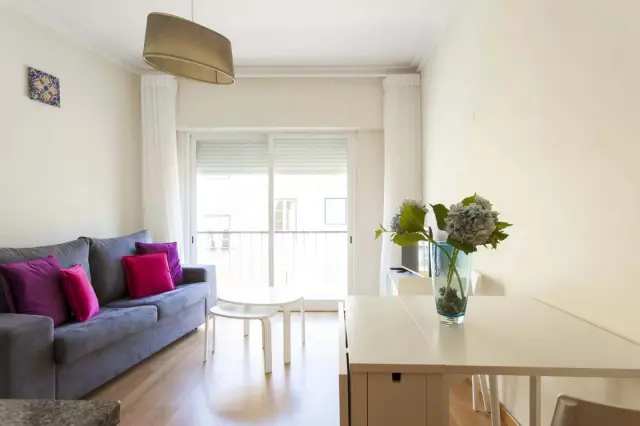 Bright  2BR Apt w/River Views &balcony in Alfama, moments from Santa Apolonia train station 0