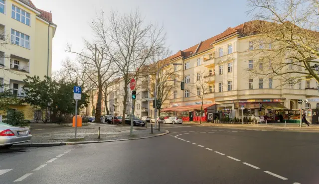 studio near Kreuznacher Straße 1