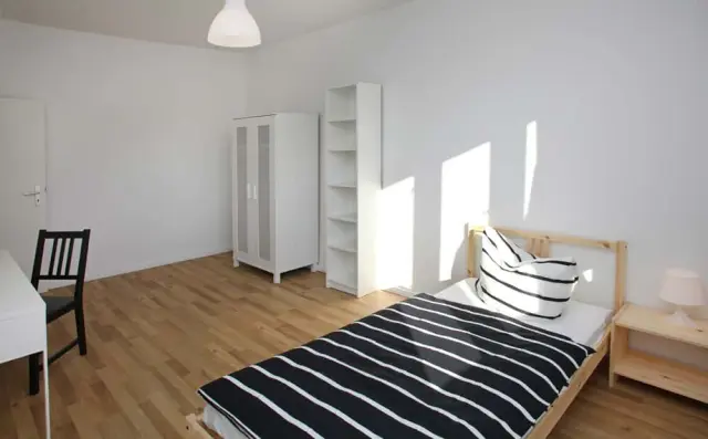 Hauptstrasse 100DE-01-207M 1