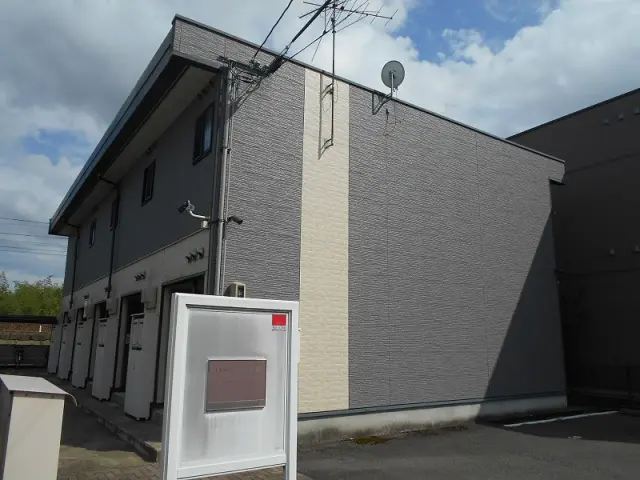 レオパレスサンセールヤエマキ 0
