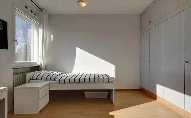 Koenig-Karl-Strasse 84DE-09-006M 1