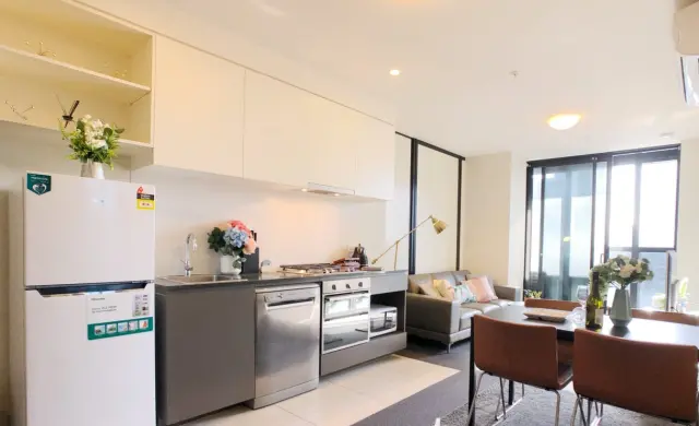 2805/568 Collins Street 3