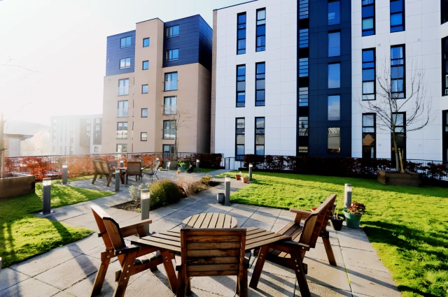 Minerva Street, G3 8LE 2