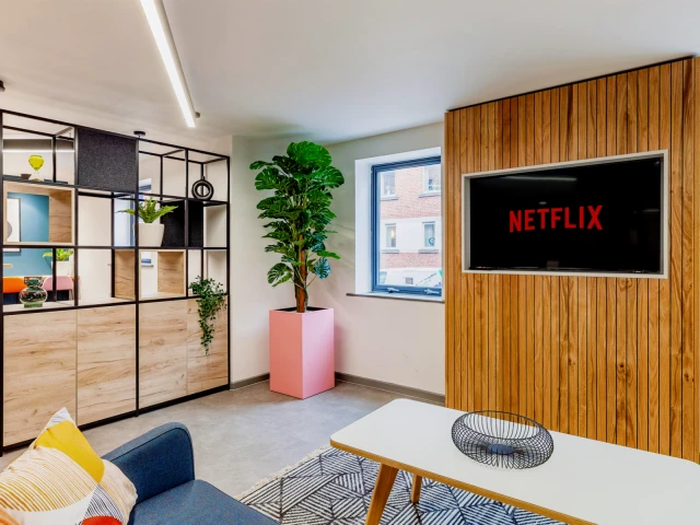 residence near 49 Wellington Street 1