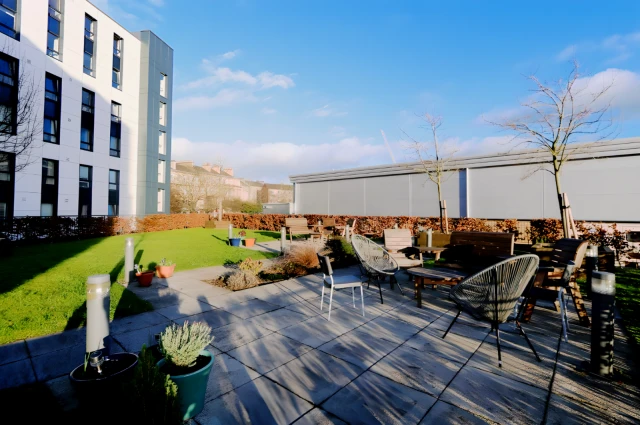 Minerva Street, G3 8LE 3
