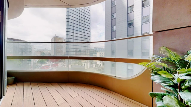 Flat 403 Canaletto Tower 4