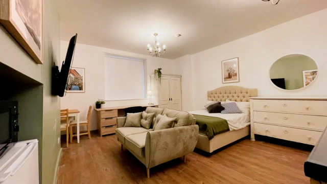 Flat 3 , Princes Road , L8 1TH 3