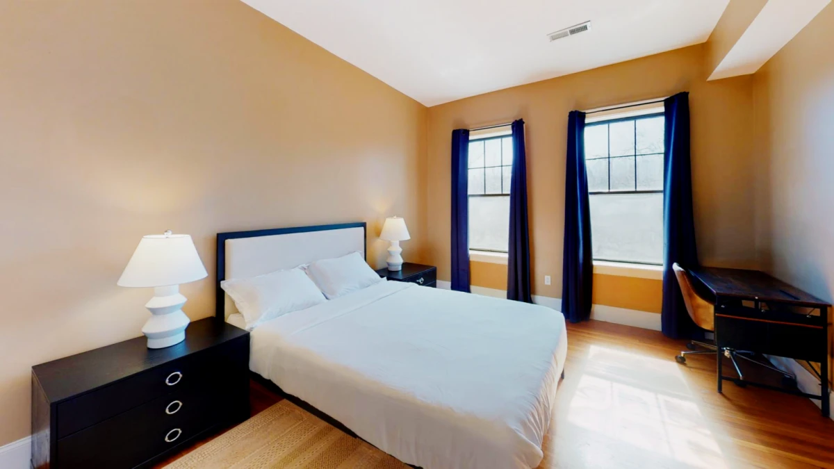 1592 Beacon Street - Brookline student accommodation