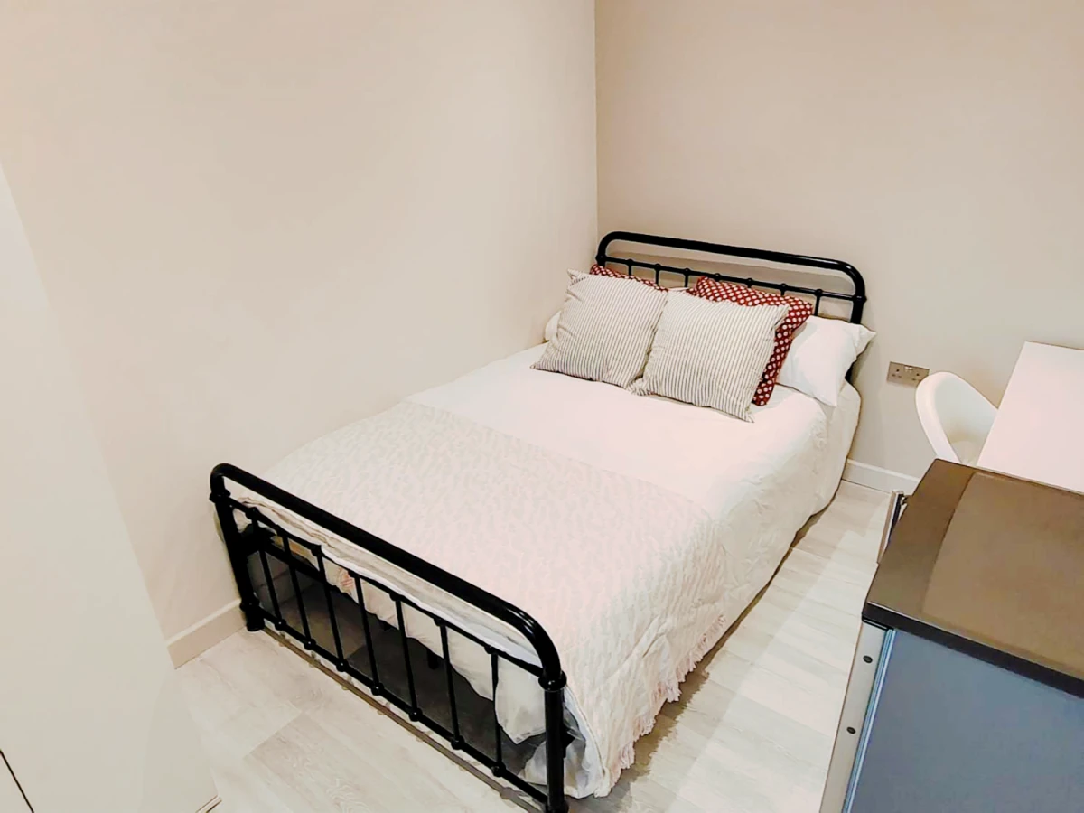 UM-YOLIVING Kingston Addison Gardens 2b1b - alloggio per studenti a Londra