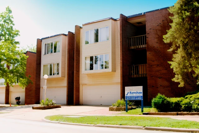 111 W. Park St, Urbana, IL 61801 3