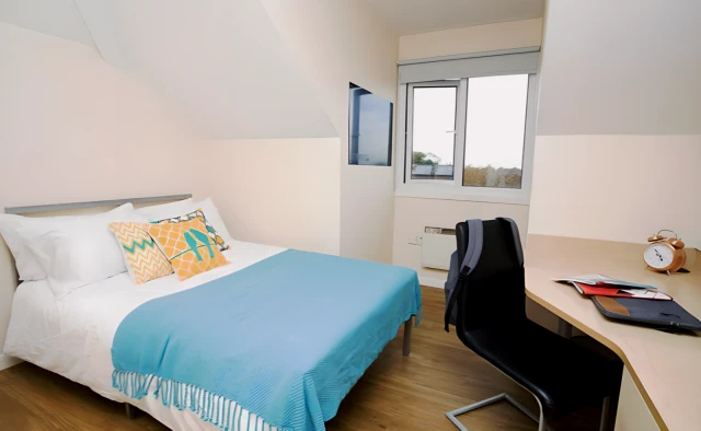 residence near 6, Heald Grove 3