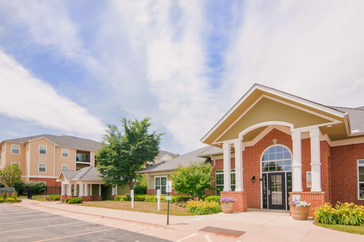 Nantucket Cove Apartments 0