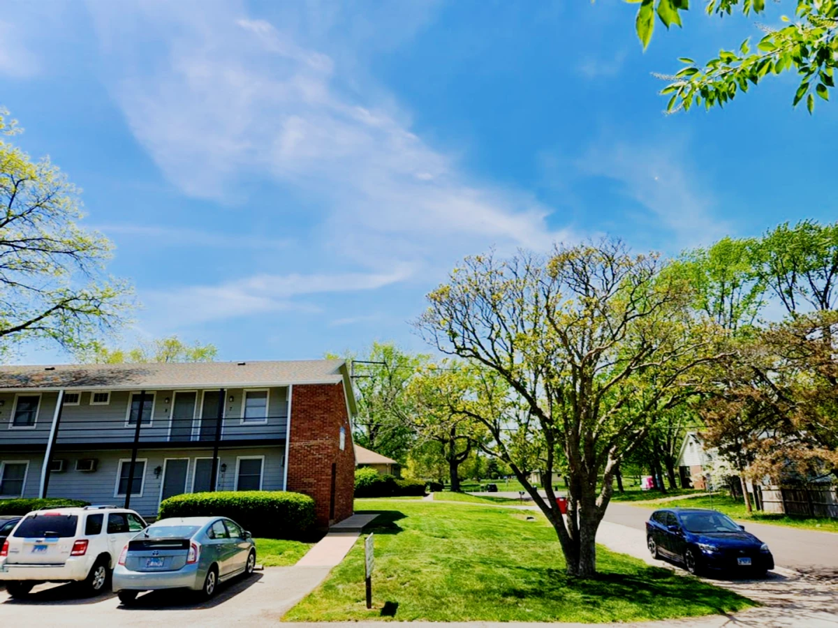 311 W Birch Street, Apt 6, Champaign, IL 61820 0