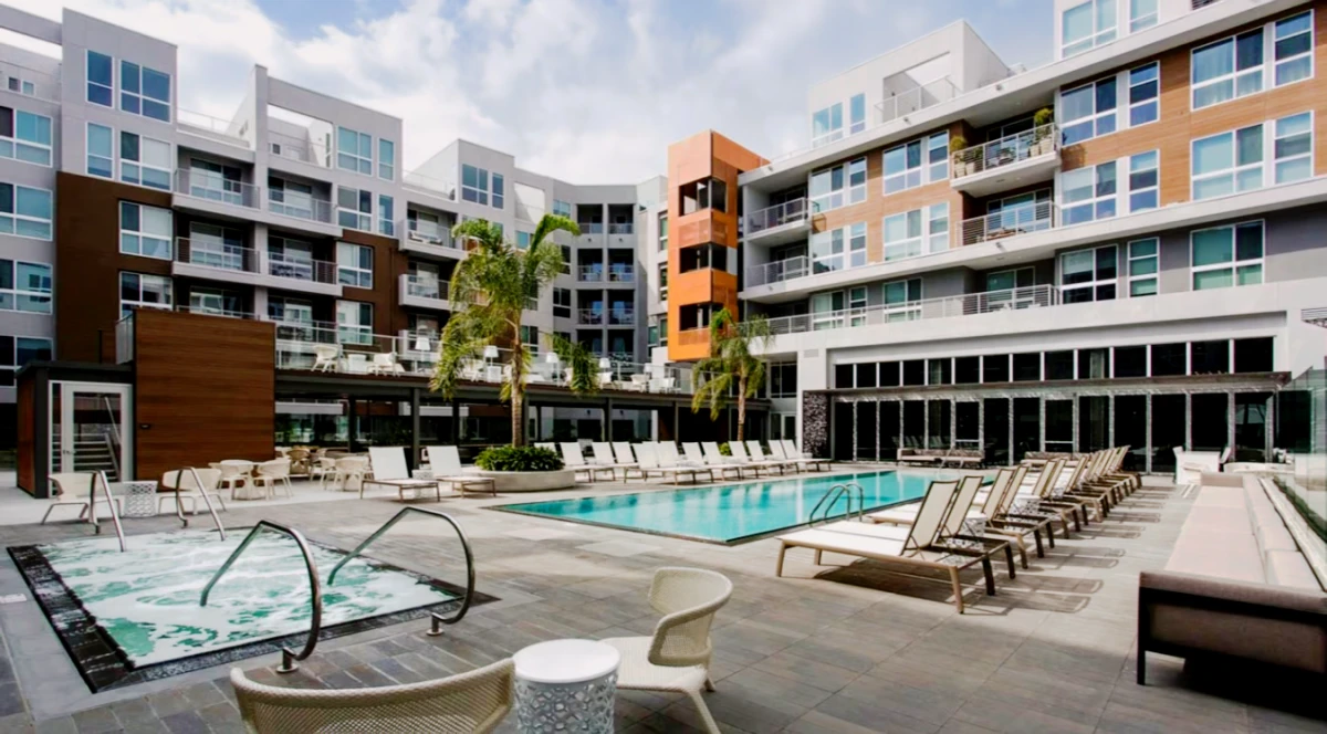 Avalon West Hollywood - chỗ ở sinh viên tại Tây Hollywood