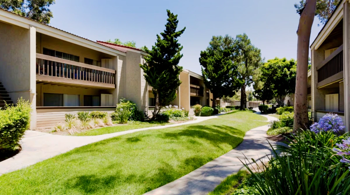 eaves san dimas canyon - San Dimas student accommodation