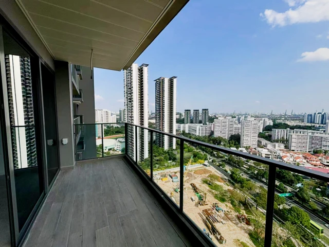 Clavon West Coast Senior Apartment near NUS/Curtin/SIM 2