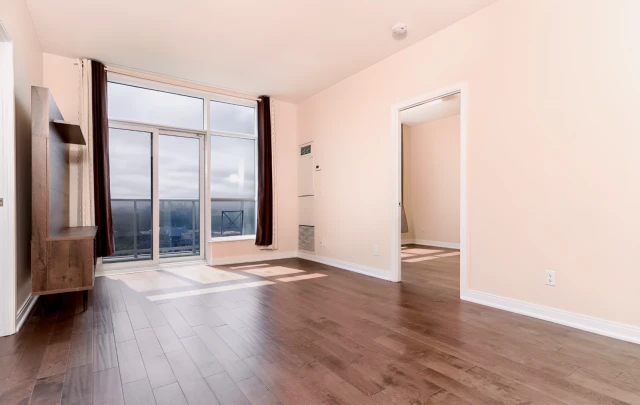 PH4 - 151 Village Green Sq 2