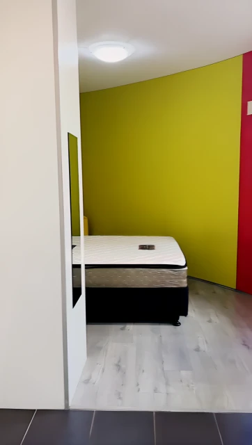 1/23-25  strachan street 1