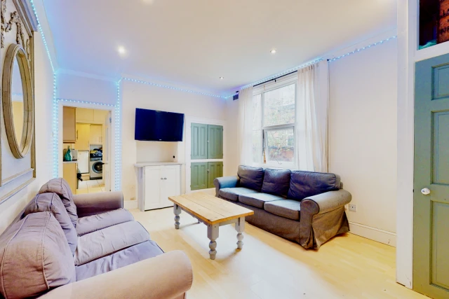 Fosse Road South, LE3 0QD 3