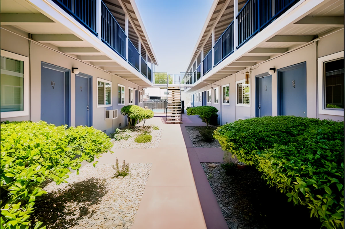 Huntington Apartments - chỗ ở sinh viên tại Sacramento