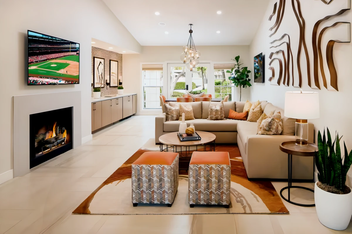 Aliso Town Center - Orange County student accommodation