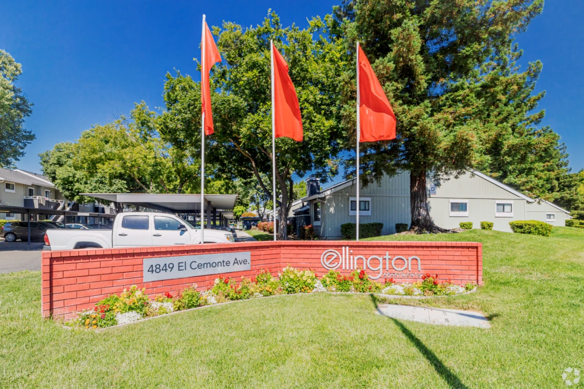 Ellington Apartments 0