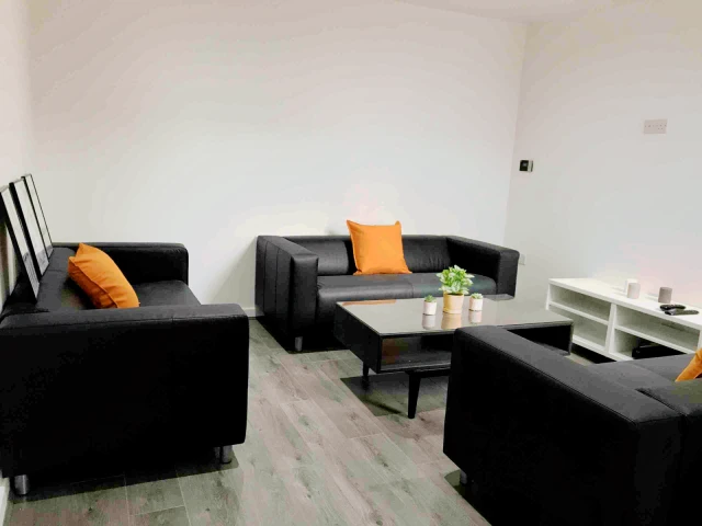 7a Gainsborough Road, L15 4