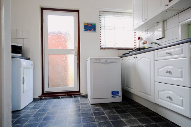 Wakenshaw Road, DH1 1EW 4
