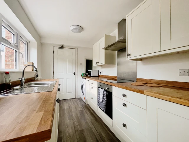 Flass Street, DH1 4BE 2