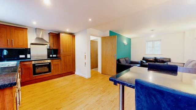 Flat 11, The Grange, LS6 2BY 4