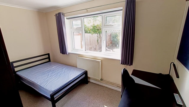 Alan Moss Road, LE11 5LY 4