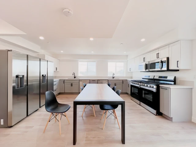 1366 West 35th St 4