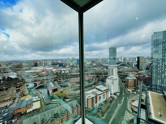 Eliabeth Tower(NEX) 3