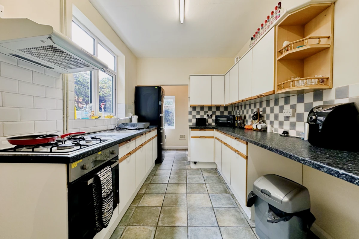 Walton Street, LE3 0DX 0