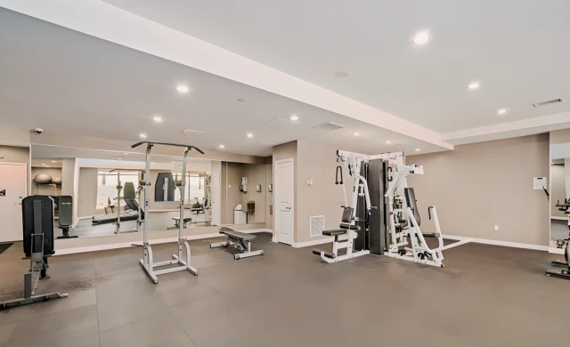 330 RIDOUT St 1610 4