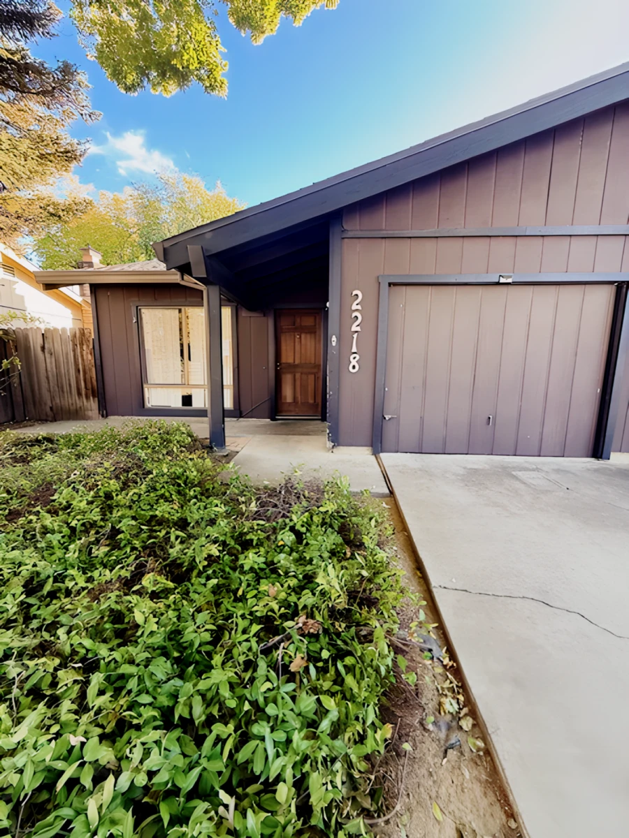 2218 E. 8th 0