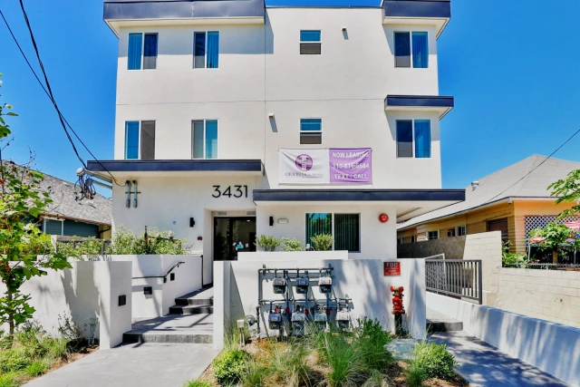 3431 S Catalina St 1