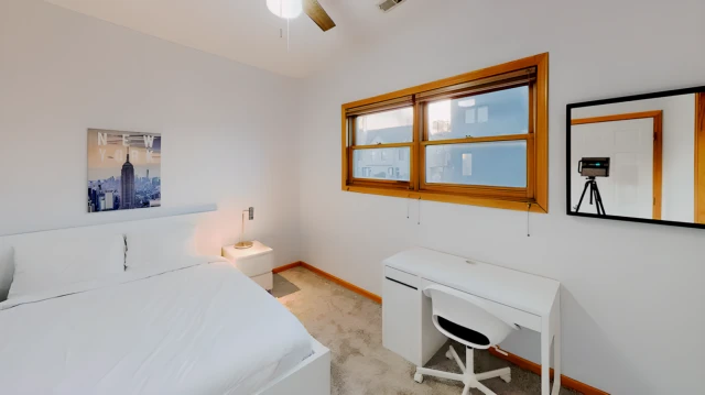 1359 West Hubbard Street - Chicago student accommodation - Full Bedroom B